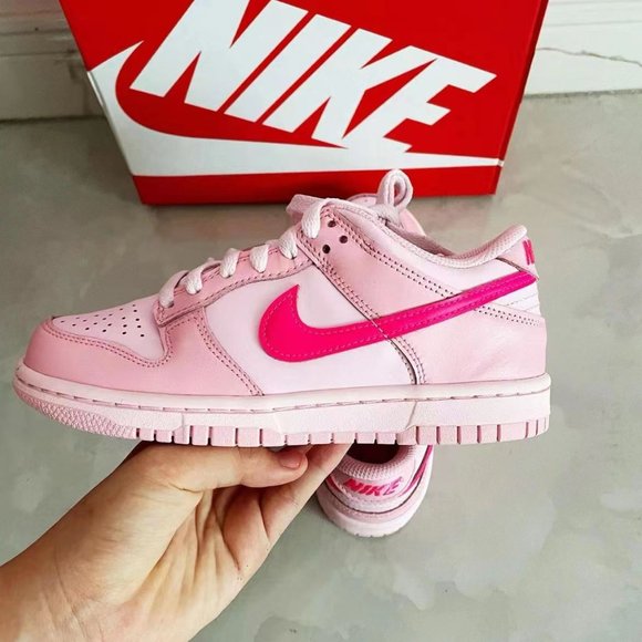 Nike Dunk Low Triple Pink - Picture 3 of 6